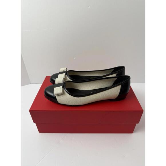 Ferragamo Canvas Leather Varina Flat Sz 8 New - Picture 1 of 9